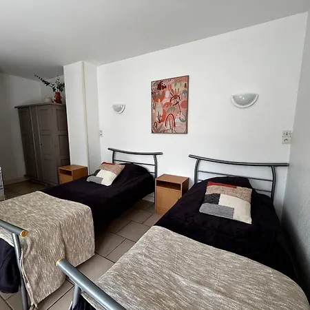 Pratique Avec Wifi Et Parking Proche Du Centre Et Des Thermes - Fr-1-541-184 Appartement *